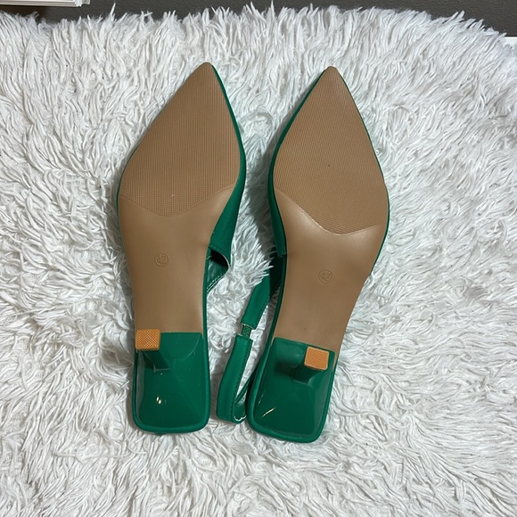 Green pointed toe, shallow heel, Zara dup women pumps - Picture 3 of 6